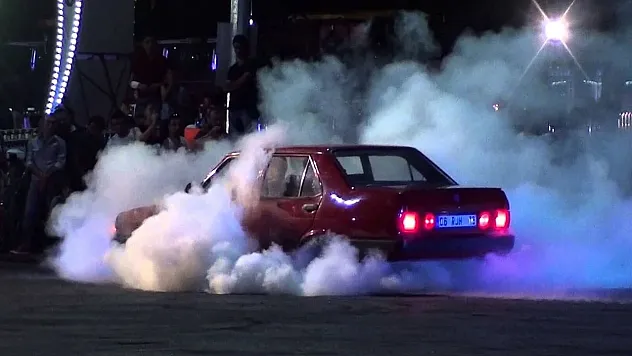 Drift yapan makas atan yandı!