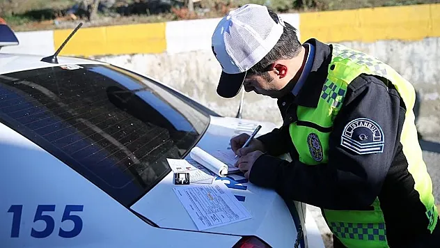 Dron kaçışı engelledi : ehliyetsiz sürücüye 46 bin lira ceza