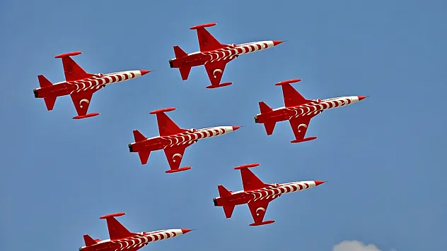 Efsane uçaklar ve Türk Yıldızları aynı gökyüzünde buluşacak