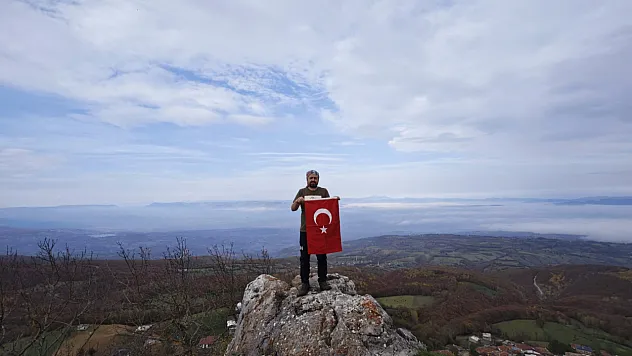 Eğitim-Bir-Sen'den Vezirköprü Büyükkale Zirvesi'nde 29 Ekim kutlaması