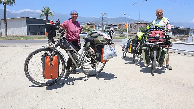 Emekli çift 10 yıldır Türkiye'yi pedallayarak geziyor