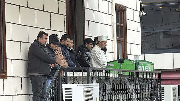 Emekli polisin vurduğu kadın toprağa verildi