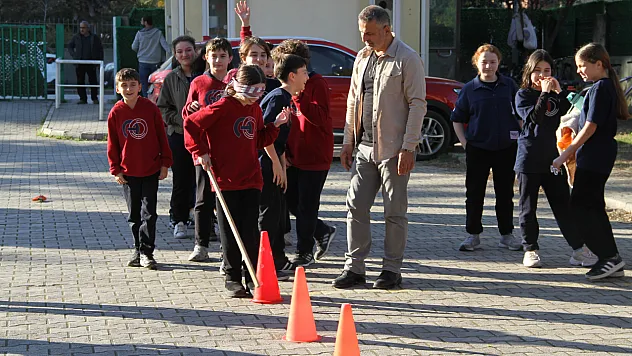Engelleri empati ile aştılar! Çarşamba'da 'Empati Köprüsü' etkinliği