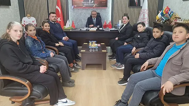 Erasmus+ Öğrencilerinden İlçe Milli Eğitim Müdürü'ne ziyaret