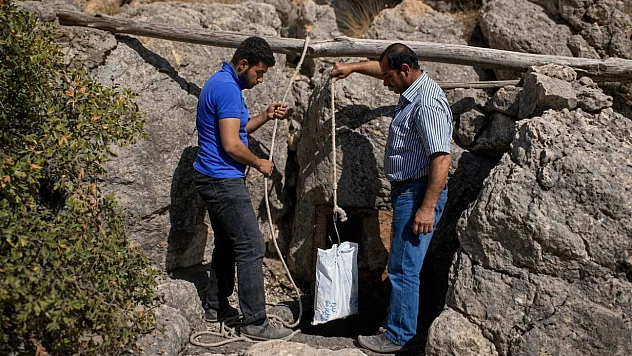 Erzincan'da peynirler yüzyıllık buz mağaralarında saklanıyor