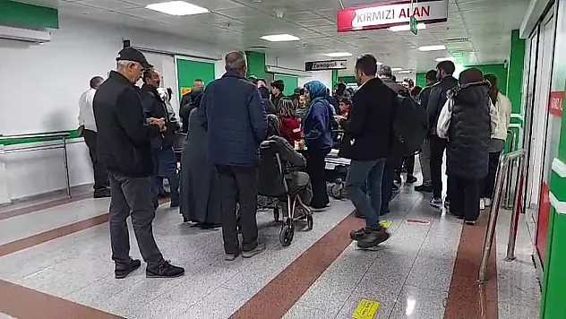 Erzurum'da okul çıkışı merdivenlerde izdiham