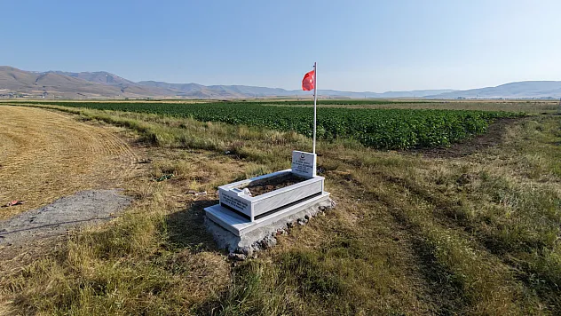 Erzurum Ovası'ndaki 'Garip Mezar' yenilendi