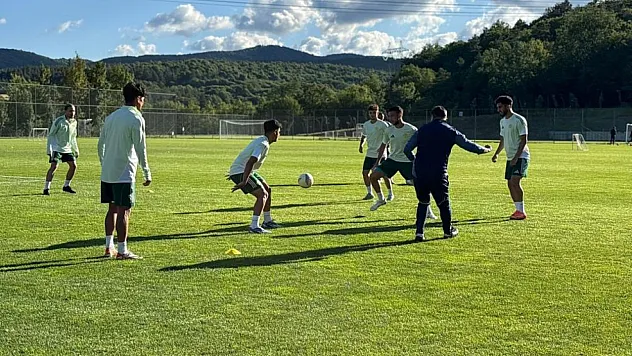 Esenler Erokspor, Bolu'da yoğun tempoyla kampa girdi