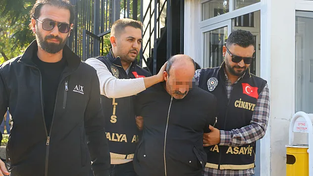 Eşini öldüren sanığın aldatılma iddiası DNA raporuyla çürütüldü