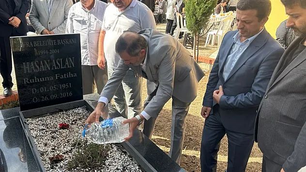Eski Bafra Belediye Başkanı Hasan Aslan kabri başında anıldı