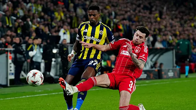 Fenerbahçe Avrupa'da ağır yara aldı: Nottingham Forest karşısında 3 gollü yenilgi