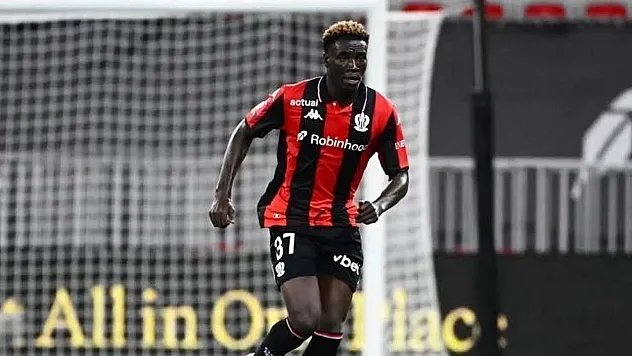 Fenerbahçe'de gece yarısı transferi Ganalı Stoper Oppong resmen açıklandı