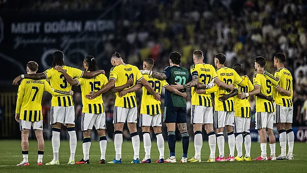 Fenerbahçe'de Mert Müldür ameliyat oldu: 2 ay sahalardan uzak kalacak