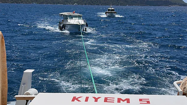 Fethiye'de arızalanan tekne kurtarıldı