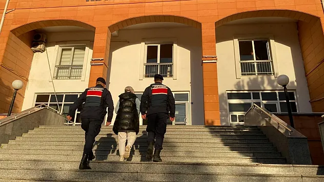 FETÖ üyeliğinden aranan kadın yakalandı