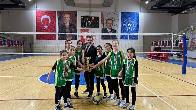 Filede şampiyon Çarşamba İmam Hatip Ortaokulu