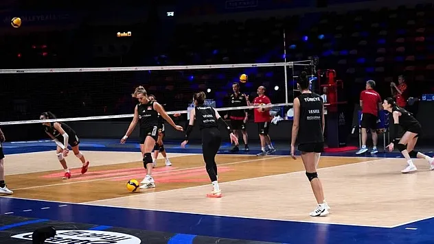 Filenin Sultanları, VNL yarı finalinde Çin maçının hazırlıklarını sürdürdü