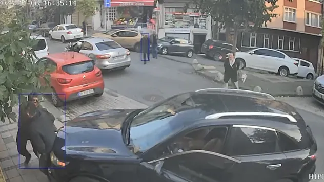 Film gibi kaza: Kendi otomobilinin altında kaldı