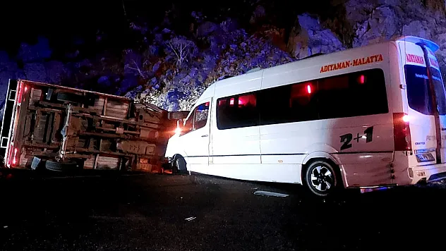 Fındık İşçilerini Taşıyan Minibüs Kaza Yaptı: 12 Yaralı