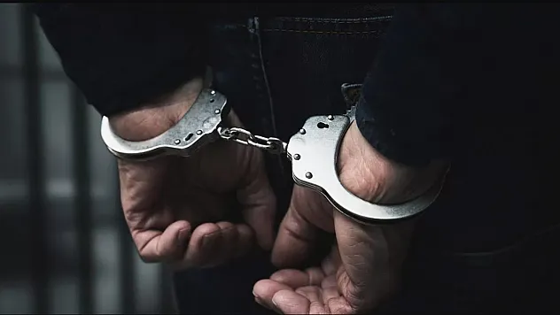 Firari hükümlü narkotik polisinden kaçamadı