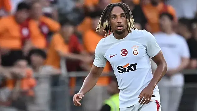 Galatasaray'a Sacha Boey müjdesi!