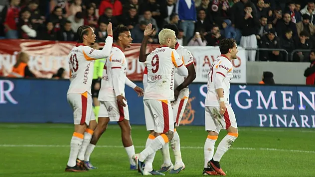 Galatasaray, Fenerbahçe ile puan farkını 4'e çıkardı