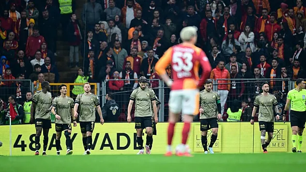 Galatasaray, şampiyonluk yarışında 'yara' aldı