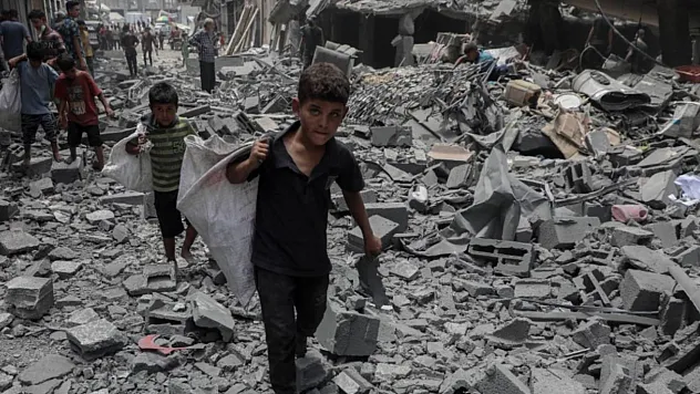Gazze'de can kaybı 74 bin 228'e yükseldi