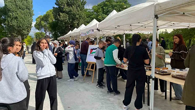 Gazze'ye destek amacıyla panayır düzenledi