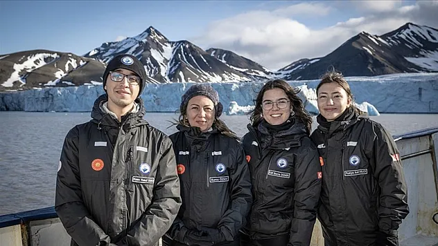 Genç Bilim İnsanları Kuzey Kutbu'nda Proje Gerçekleştirdi