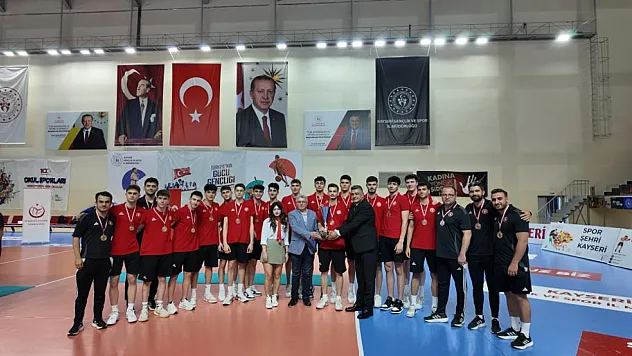 Genç erkeklerde Şampiyon belli oldu
