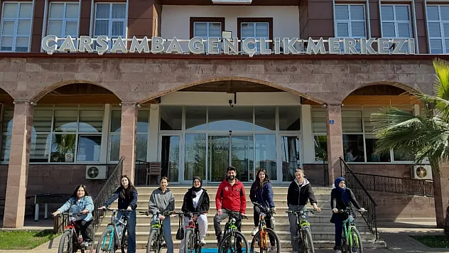 Gençler doğa için pedal çevirdi