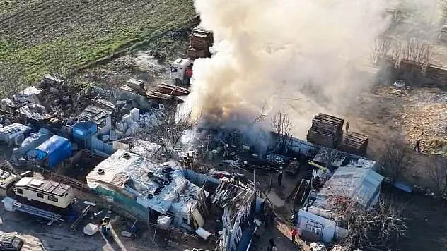 Geri dönüşüm tesisinde yangın