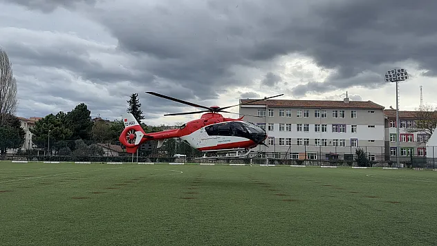 Göğüs ağrısıyla hastaneye gitti, Helikopterle il merkezine nakledildi