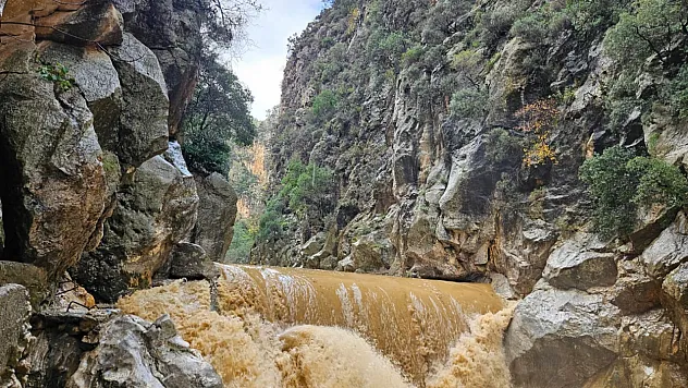 Gökbük Kanyonu coştu: Yağışlar sonrası hem manzara hem tehlike var