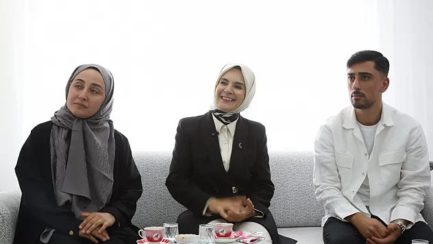 Göktaş, evlilik kredisiyle yuva kuran çifti ziyaret etti