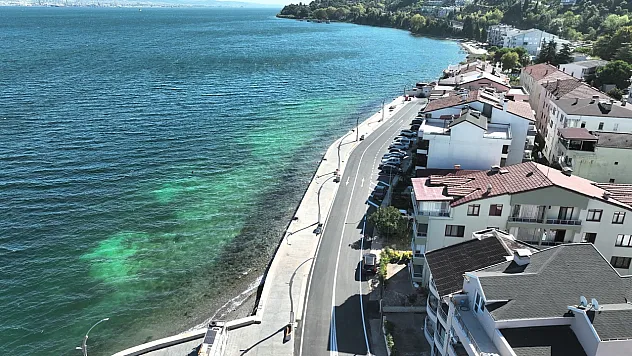 Gölcük Ulaşlı Sahili yeni görünümüne kavuştu