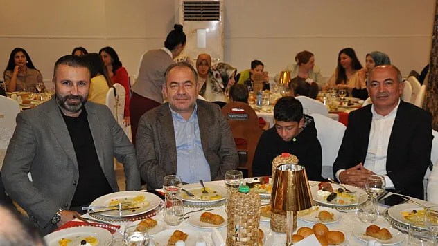 Görev yerleri değişen hakim ve savcılar veda yemeğinde bir araya geldi