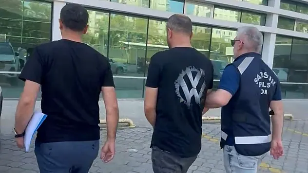 Görünüşte tıbbi alet atölyesi, içerisi kaçak silah atölyesi