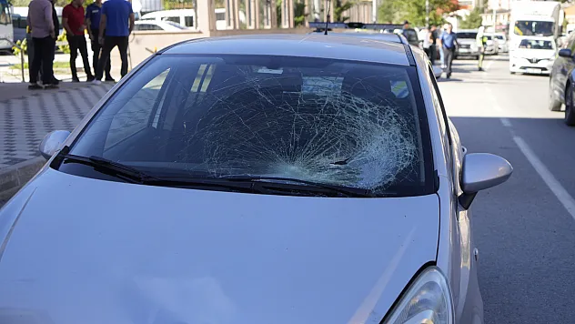 Gümüşhane'de otomobilin çarptığı yaya hastanelik oldu
