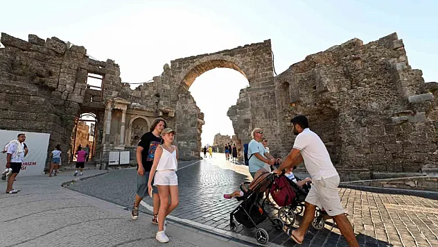 Günlük turist rekorunu kırdı