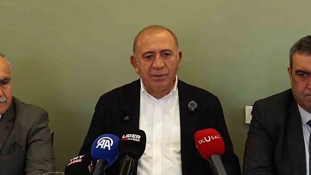 Gürsel Tekin'den Mühür Çıkışı