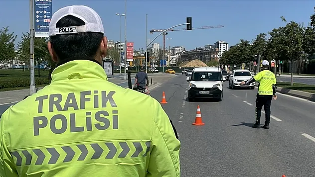 Güvenlik güçlerinden gazetecilere basın kartı kolaylığı