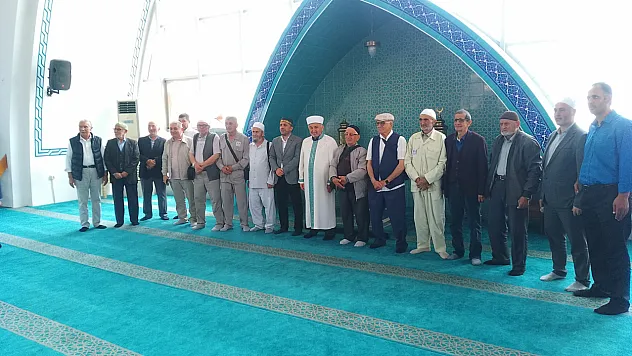 Hacı adayları dualarla kutsal topraklara uğurlandı