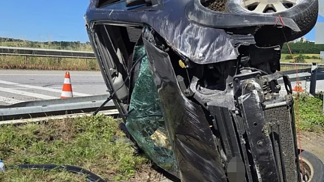 Hafif ticari araç kanala düştü