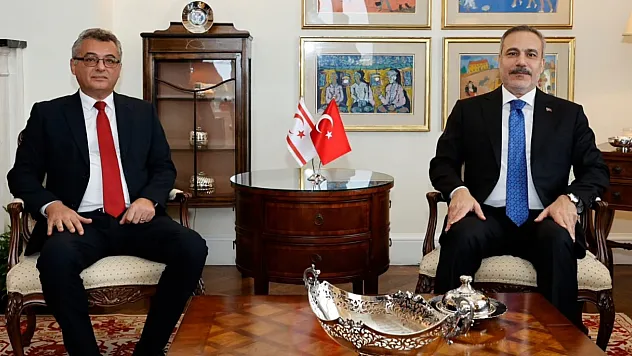 Hakan Fidan, New York'ta KKTC heyetiyle görüştü