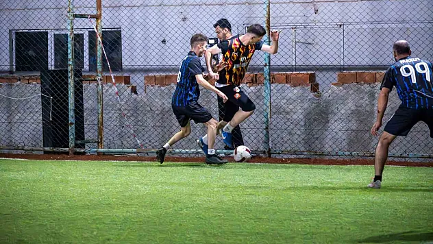 Halı Saha Turnuvası'nın şampiyonu Manda Birliği oldu