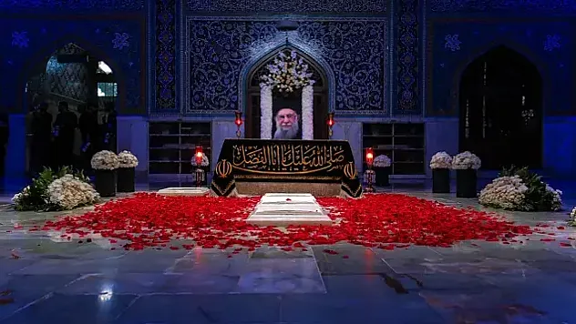 Hamaney'in Mezarı İlk Kez Görüntülendi