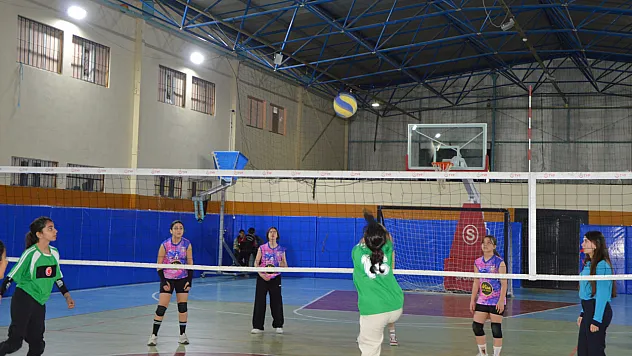 Havza'da okul sporları voleybol turnuvası tamamlandı