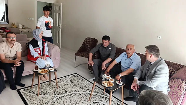Havza Kaymakamı Serin'den şehit aileleri ve gaziye anlamlı ziyaret